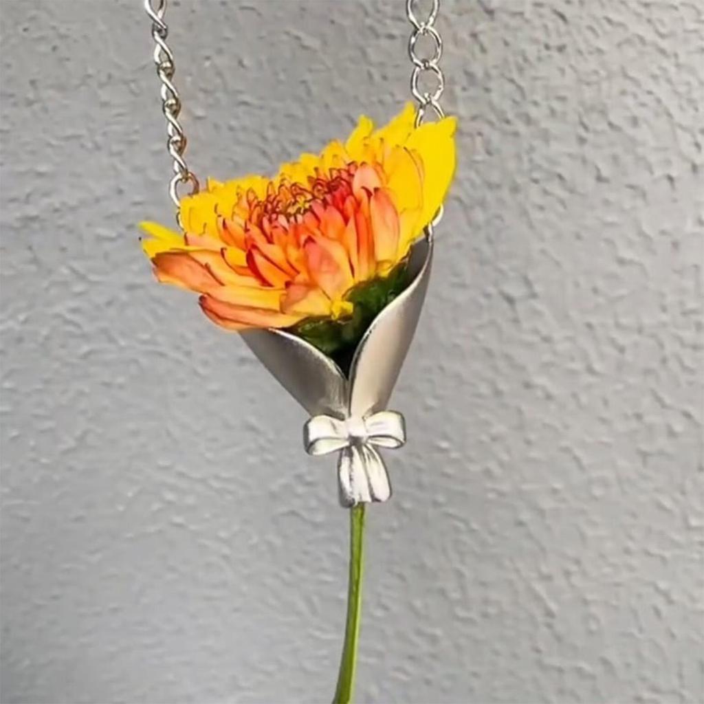 Wearable Vase Necklace Delicate Bouquet Pendant Chain Can Hold Real Or Dried Flowers. A Simple DIY Jewelry Gift Set for Women