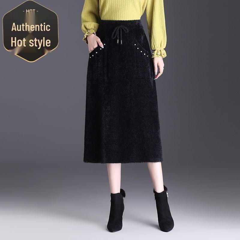 

Women s Mink Fur High Waist Pencil Skirt: A-line, Hip-Hugging, Mid-Length, Slimming Design for Autumn/Winter 2025. Black