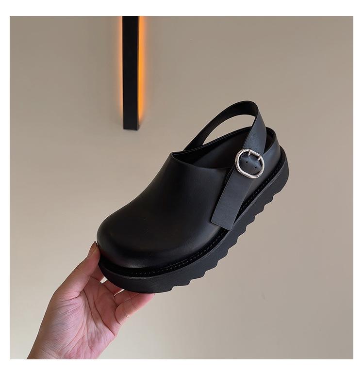 

Ранняя весна новая мода абсолютный ребенок мода сандалии платформа крутые большая голова маленькие кожаные туфли 40 чёрный