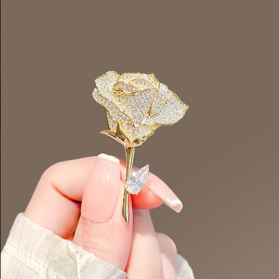 Elegant Pearl Brooch - High-End Minimalist Clothing Accessory