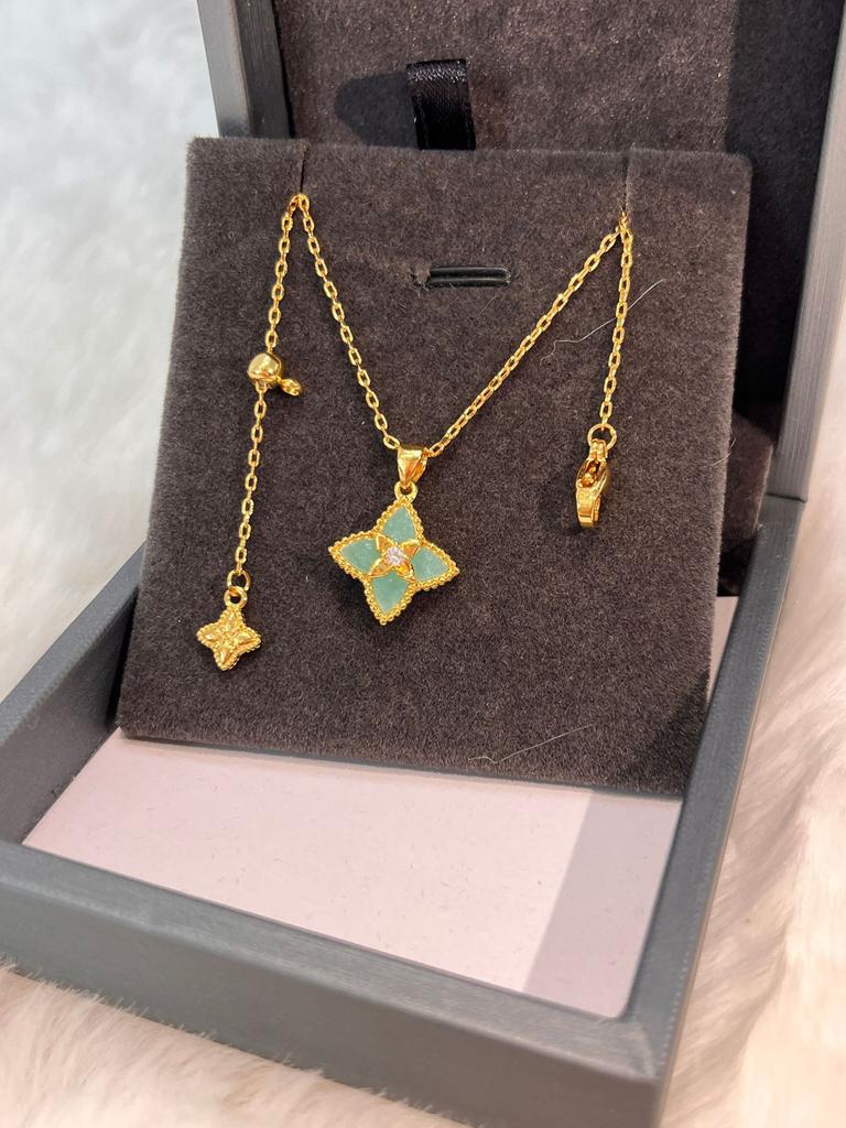 Light Luxury Powder Shell Purple Chalcedony Laser Four-Leaf Clover Five-Flower Bracelet Retro Court Style Sweet Temperament Necklace