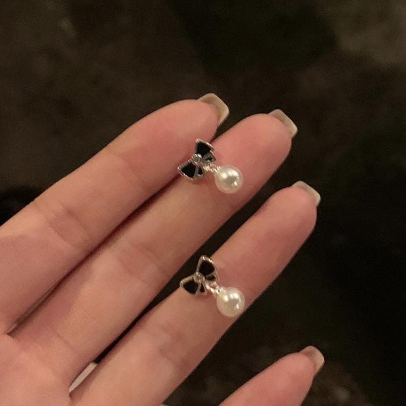 

PANJBJ Silver Color Black Bowknot Earrings For Women Girl Pearl Small Versatile Sweet Commute Jewelry Gift Dropshipping