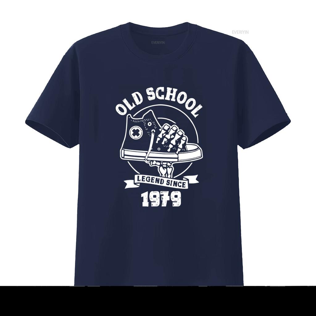 Mens T Shirt Old School Skeleton Hand Holding Shoe Design Legend Since 1979 45th Birthday Anniversary 45 vintage Washed