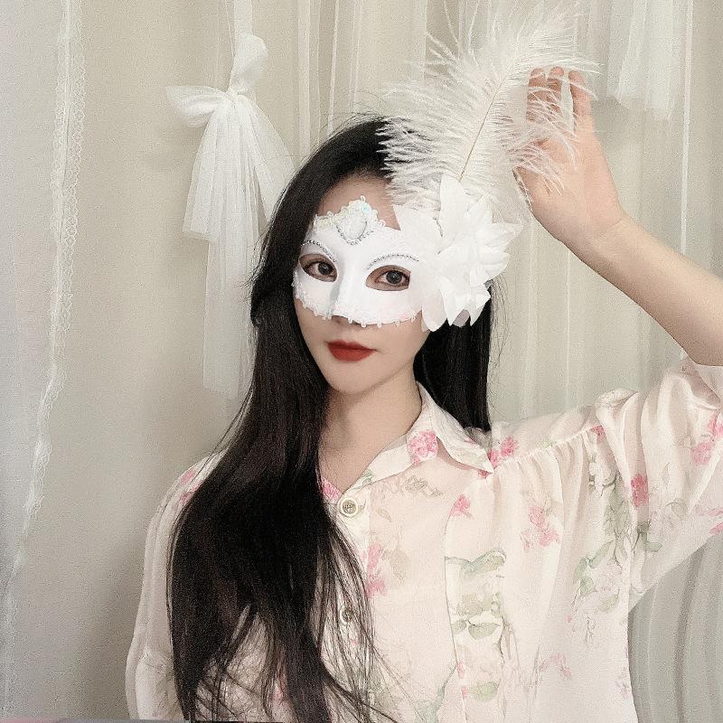 Venetian Party Mask Lightweight Feather Half Face Mask Cosplay Costume Mask High-Quality For Banquet Hall Fun Activity Carnival