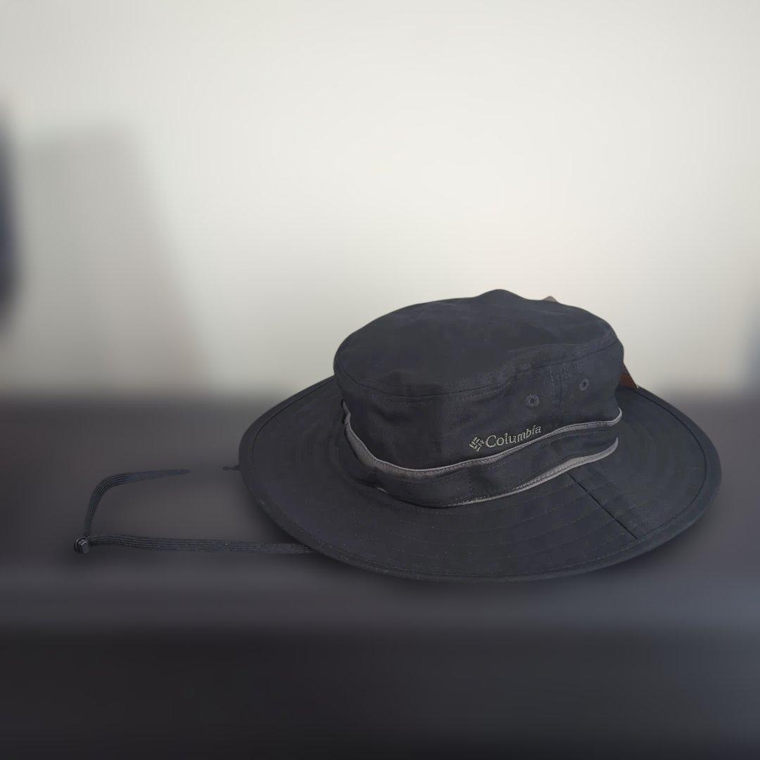 Used Columbia hat black