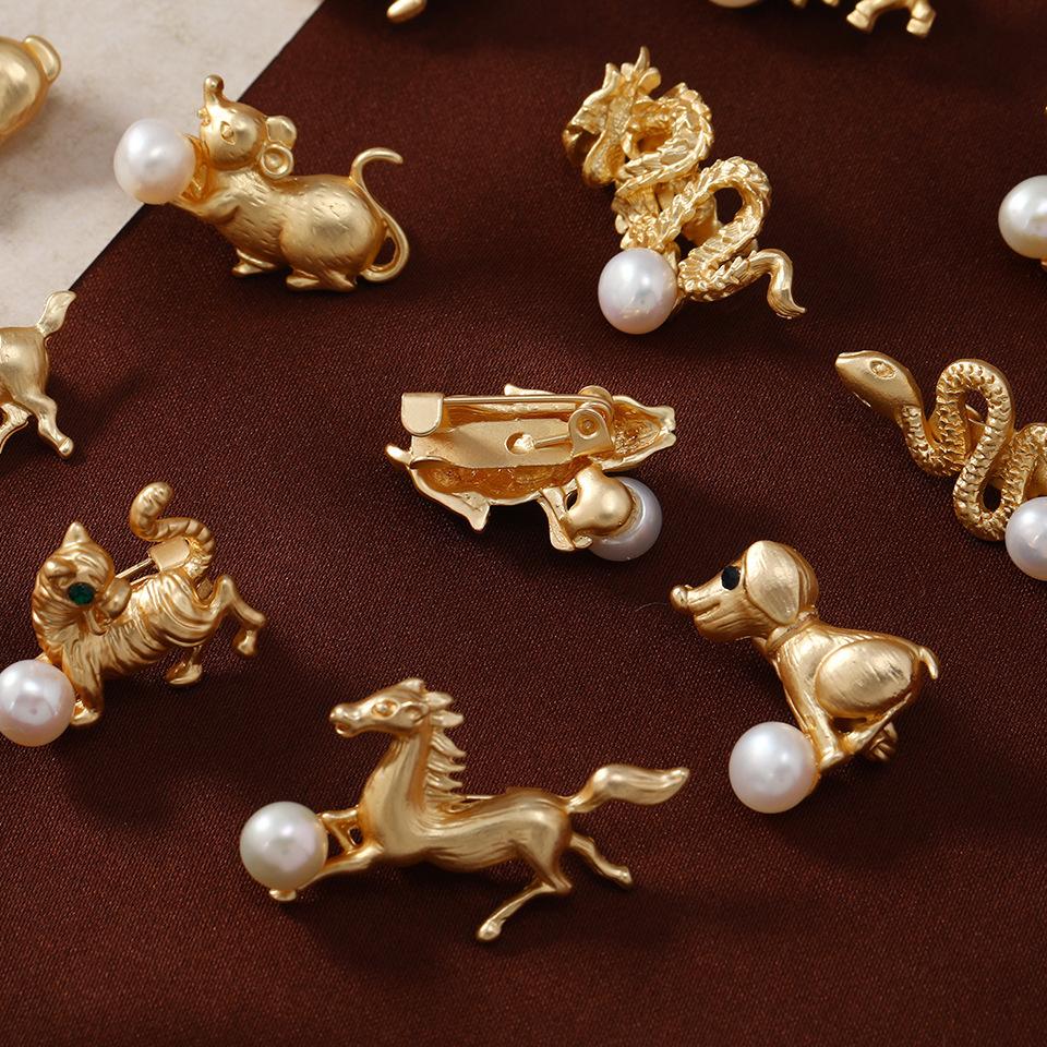 Cute Matte Gold Zodiac Brooch Vintage Animal Brooch Clothing Brooch Rabbit Dog Ma Long Pig