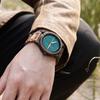 BOBO BIRD Orologio da Uomo in Legno con Movimento Analogico al Quarzo, Display Giorno-Data, Leggero Orologio in Legno Fatto a Mano (verde)
