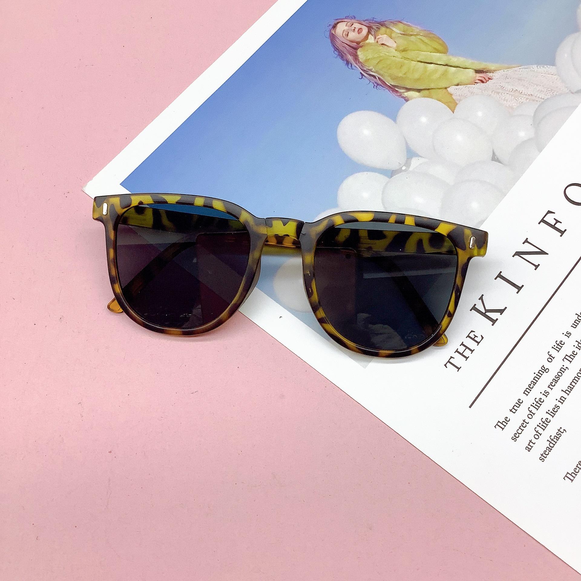 

New Foldable UV Resistant Children s For Travel, Korean Version Trendy BaBy sunglasses леопардовий