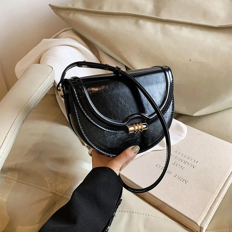 Classic Burgundy Crossbody Shoulder Bag for Women Monochromatic Shoulder Bags Flap Design Feminine Vintage