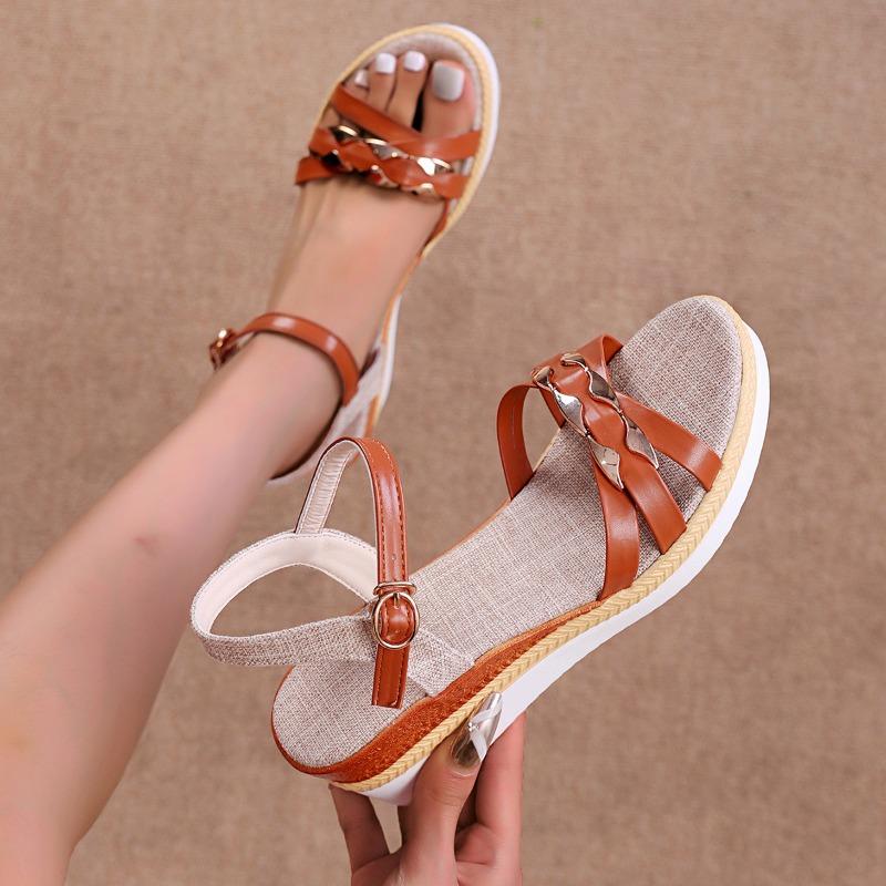 Fashion 2025 Lightweight Ankle Strap Platform Sandals Women Comfort Non Slip Beach Shoes