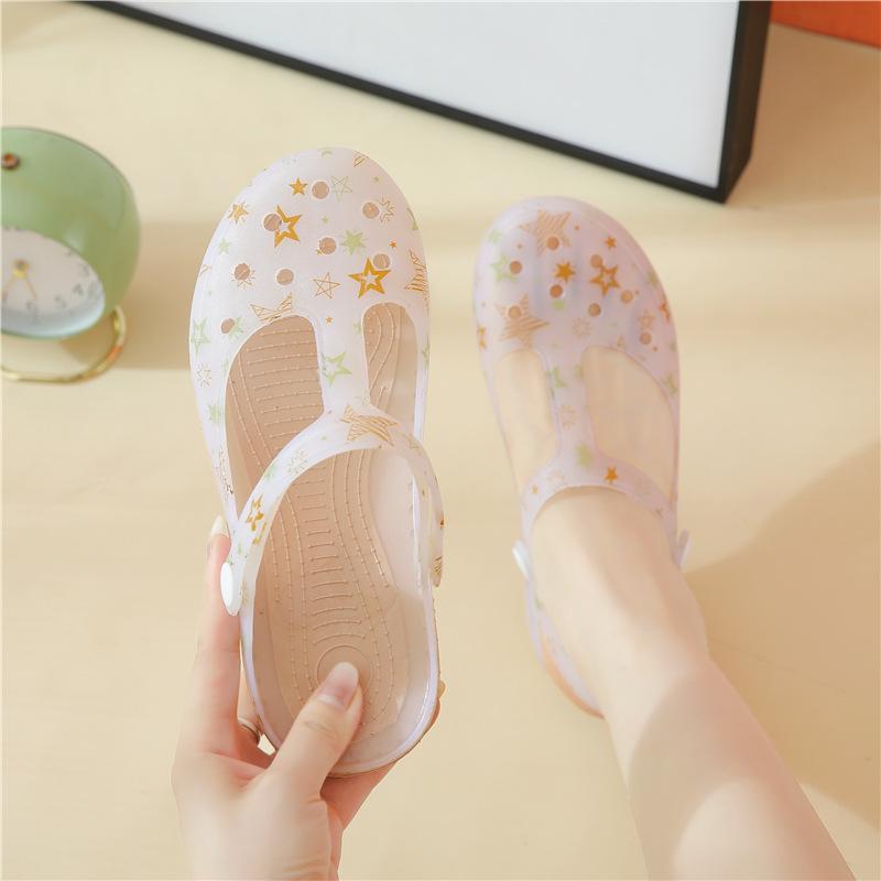 Fashion 2025 Lightweight and Anti Slip Summer Hole Shoes for Women Flat Bottom Cool Outdoor Baotou Large Size Jelly Beach Shoes
