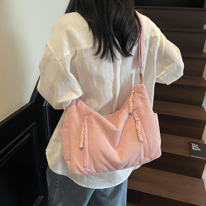New Foreign Style Personalized Large-capacity Bag Niche Design Casual Shoulder Bag 2025 Autumn Women's Messenger Bag