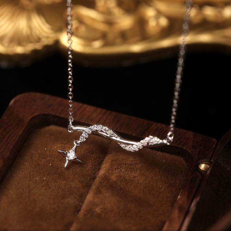 Collier Étoile Zircon Ligne Entrelacée Féminin Simple Tempérament Doux Vent Doux Étoile Tétragonale Chaîne Clavicule