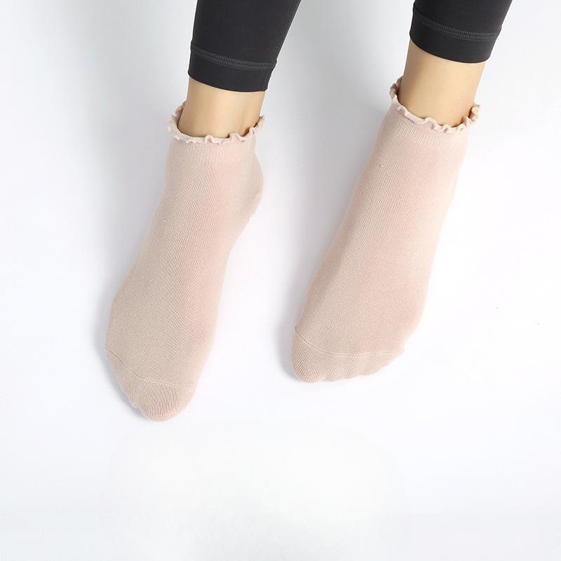

Женские весенние кружевные носки для йоги, фитнеса, пола, для помещений, профессиональные нескользящие носки для пилатеса 1 pair телесный
