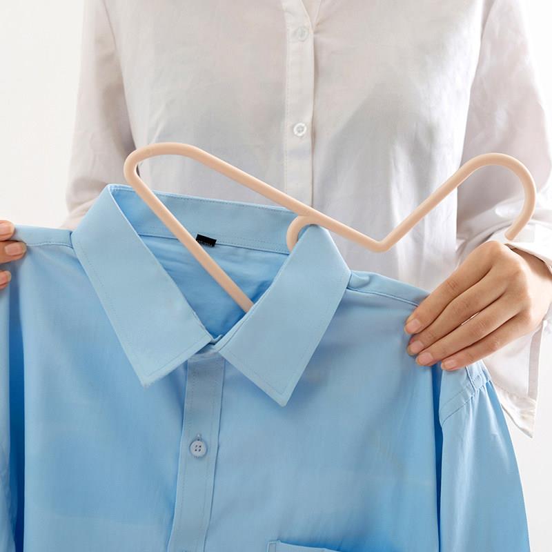 No-Trace Anti-Slip Clothes Hanger for Home Use Nordic Style Plastic Clothes Drying Rack for T-Shirts In Wardrobe/Closet