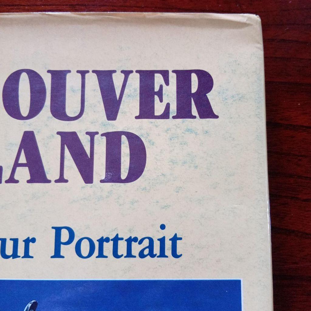 [USED] Vancouver Island: A Colour Portrait Photo BookEnglish