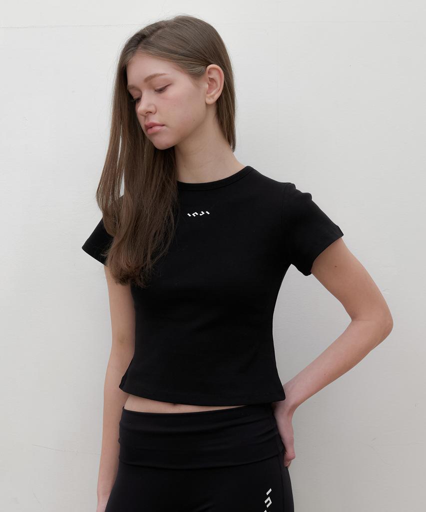 INJIACTIVE Slim Fit Logo Crop Tee Black