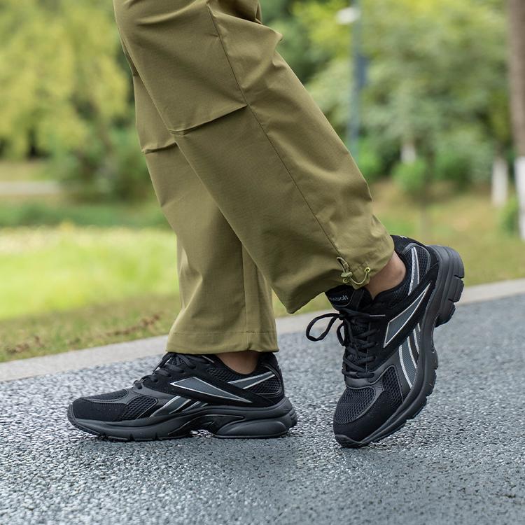 Reebok Premier Road CN Trendy Versatile Sneakers Low Top Running Shoes Unisex sneakers Black 24FRC905U1GH1