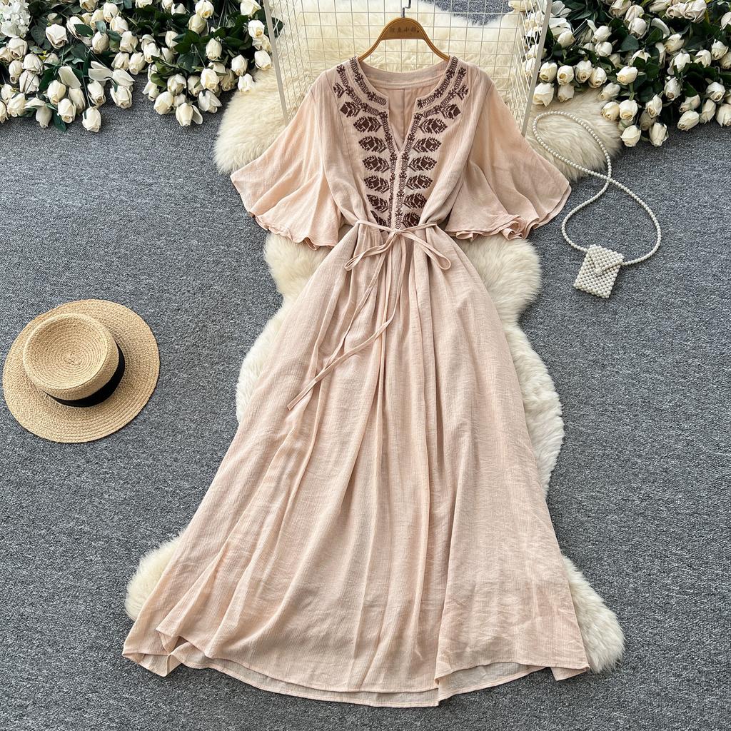 French gentle wind heavy industry embroidery V-neck dress women's summer short sleeves waist thin A word holiday style long dress