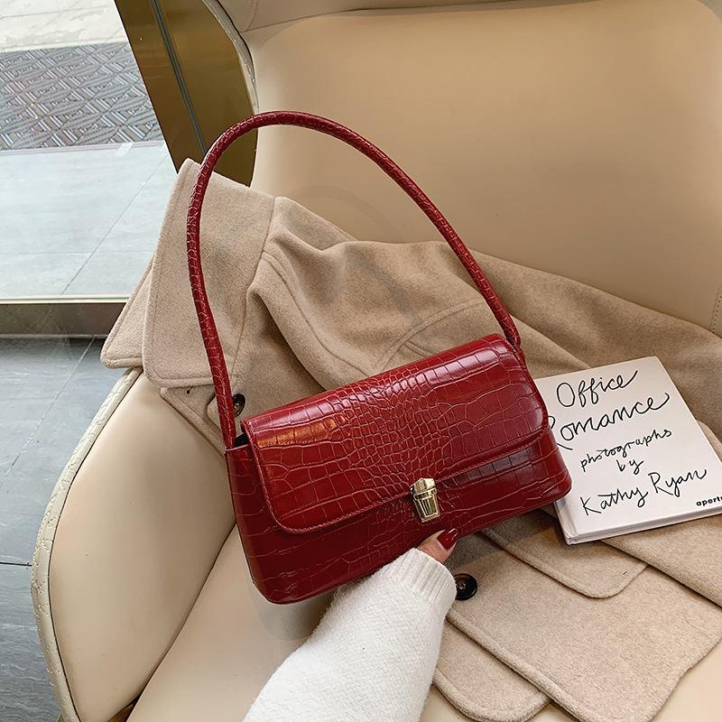 

Textured small bag, foreign style women s bag 2025 popular new baguette bag trendy Korean version messenger bag fashionable underarm bag красный