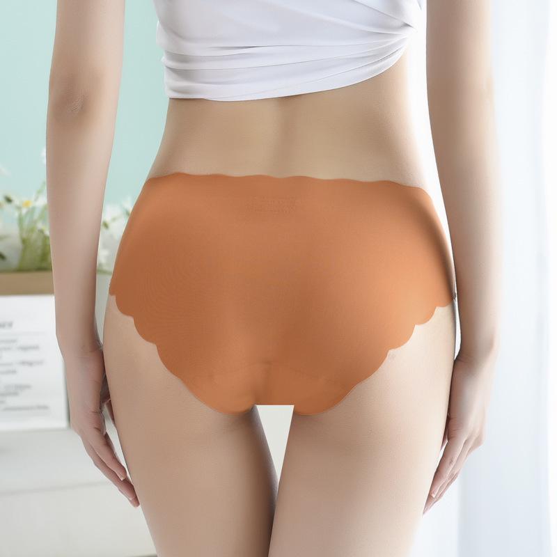 Women's Seamless Ice Silk One-Piece Underwear, Comfortable Mid-Waist Cotton Briefs for Girls, Available in Large Sizes.