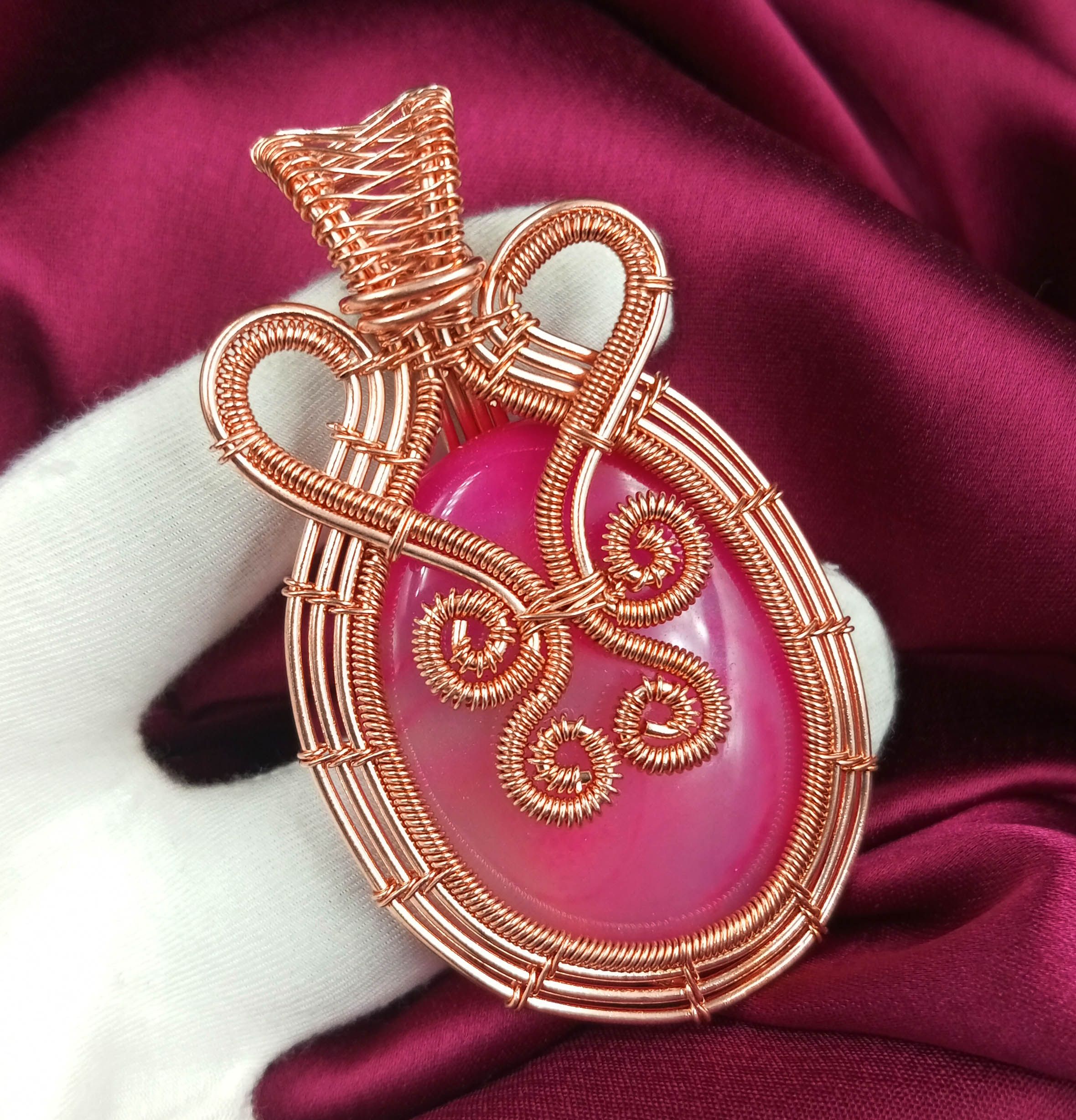 

Подвеска из медной проволоки ручной работы из розового агата HCWP-W12