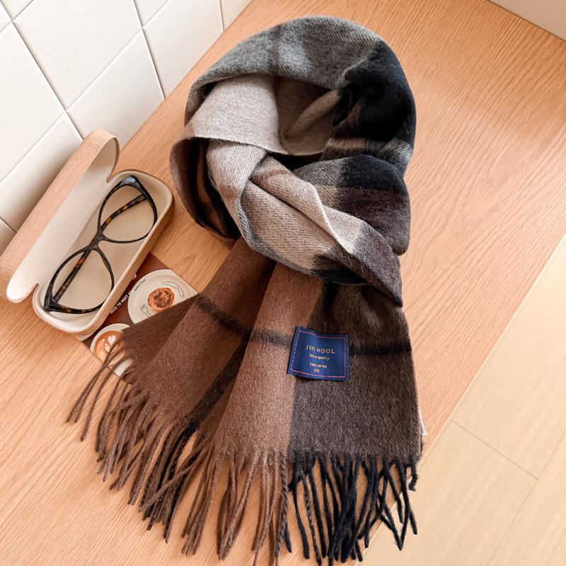 111% pure blue-gray plaid scarf for men and women, winter knitted to keep warm, high-end temperament plaid scarf
