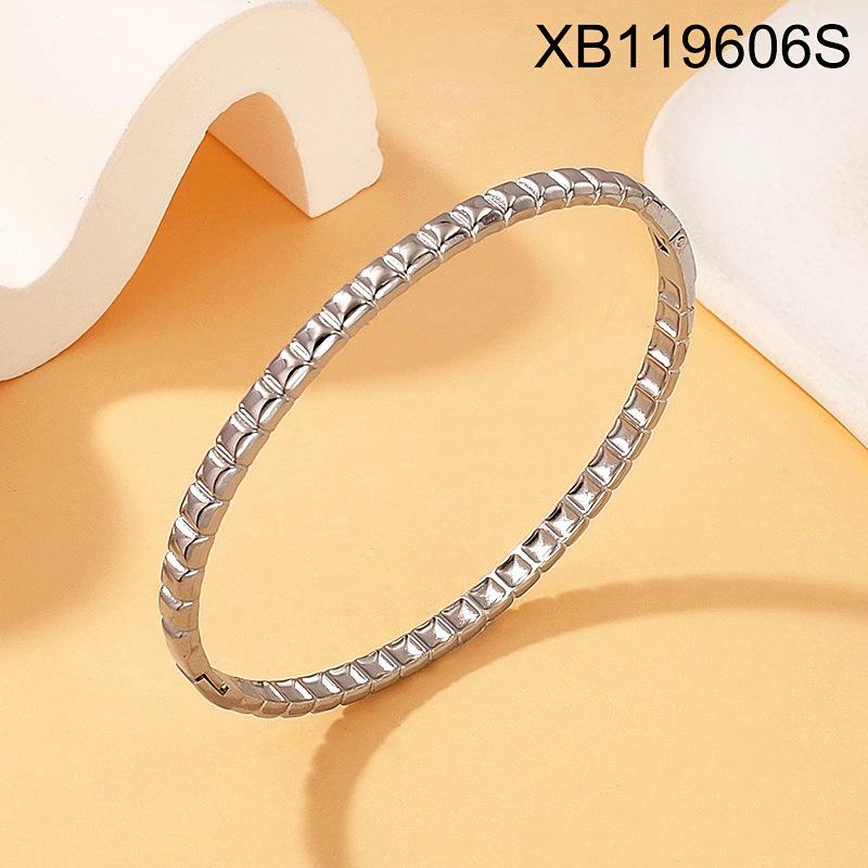 Colorfast Stainless Steel Light Luxury Bracelet with Unique Design