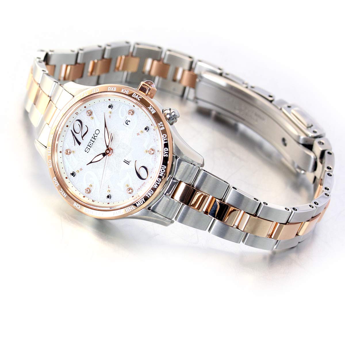 

[Seiko] SEIKO LUKIA Solar Radio 2019 Christmas Limited Model Watch Women s SSVV044