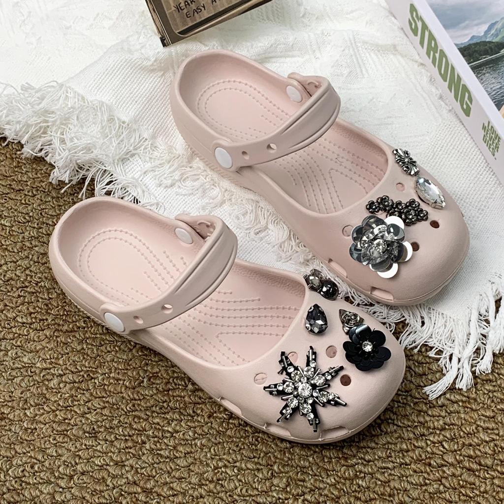 2026 Trendy Women's Rhinestone Ballet Crocs: Summer Outdoor Non-slip Closed-toe Soft Sole Sandals.