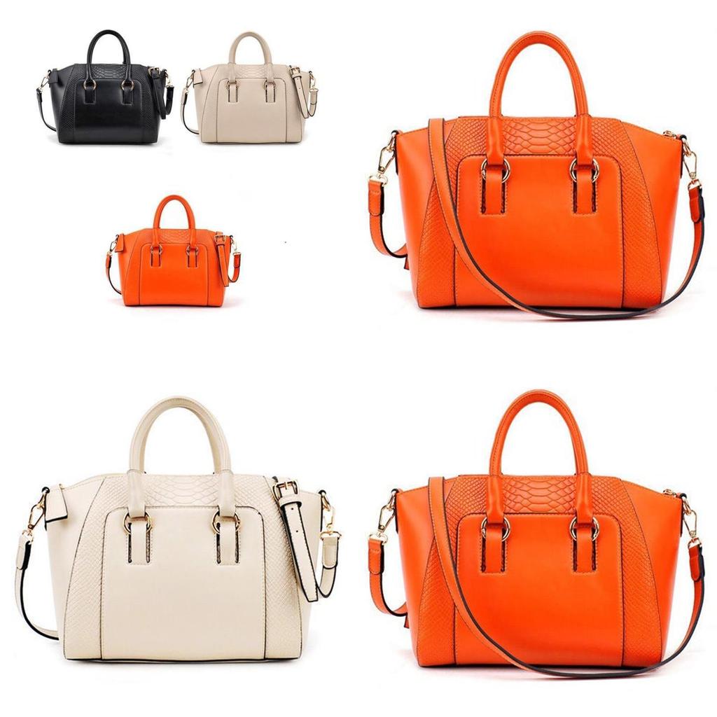 Streetwear Large Bag For Women With Zipper Closure And Inner Pouch For Everyday