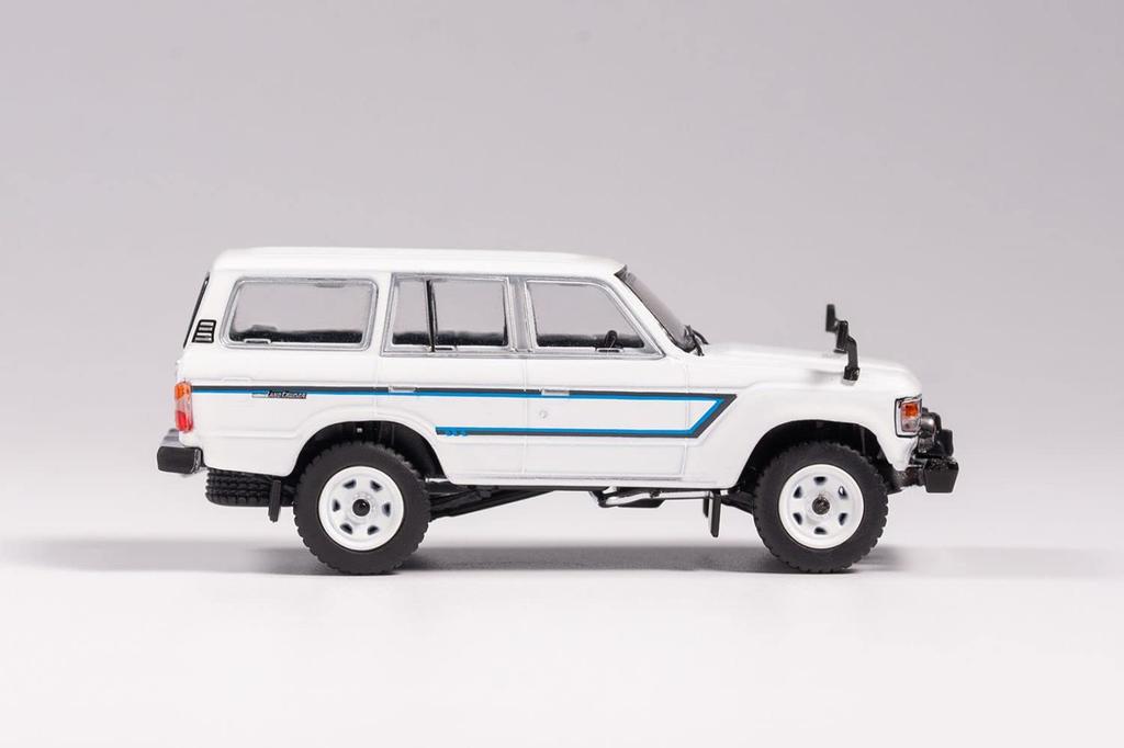 Gaincorp Products Toyota Land Cruiser 60 RHD Front Winch and Finished Model 1/64 - (with Spotlight) White, KS-029-87