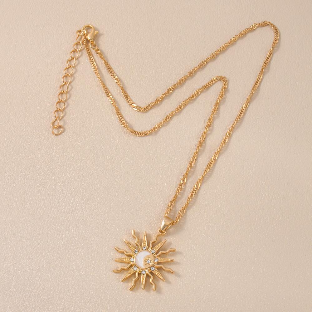 Fashion Metal Sun Moon Pendant Necklaces for Women Gold Color Elegant Zircon Geometric Star Choker Necklace Vintage Jewelry