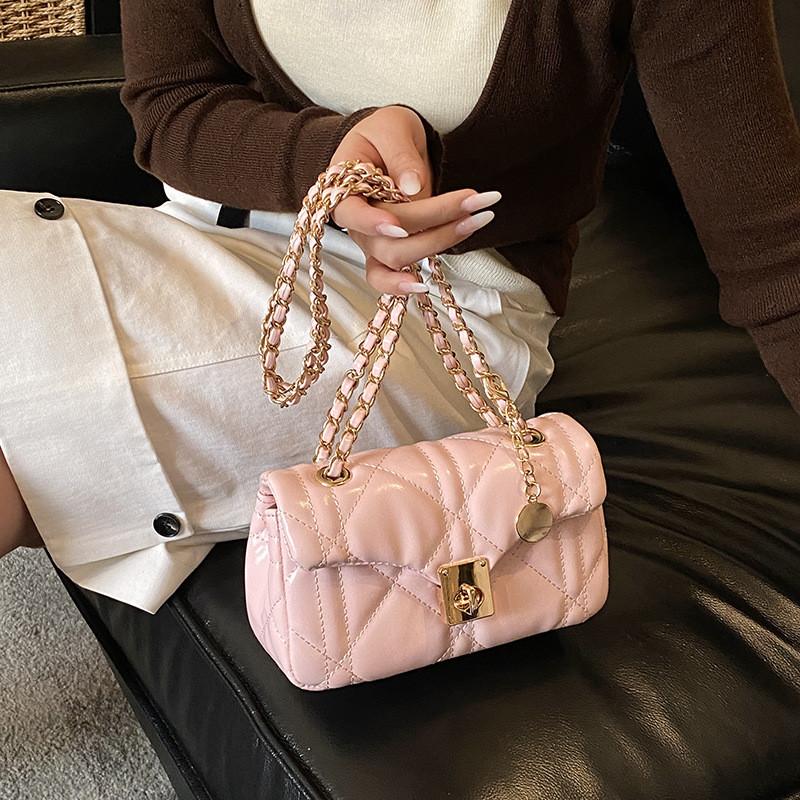 

Urban Minimalist Pu Small Square Shoulder Bag With Chain Strap For Daily Use рожевий