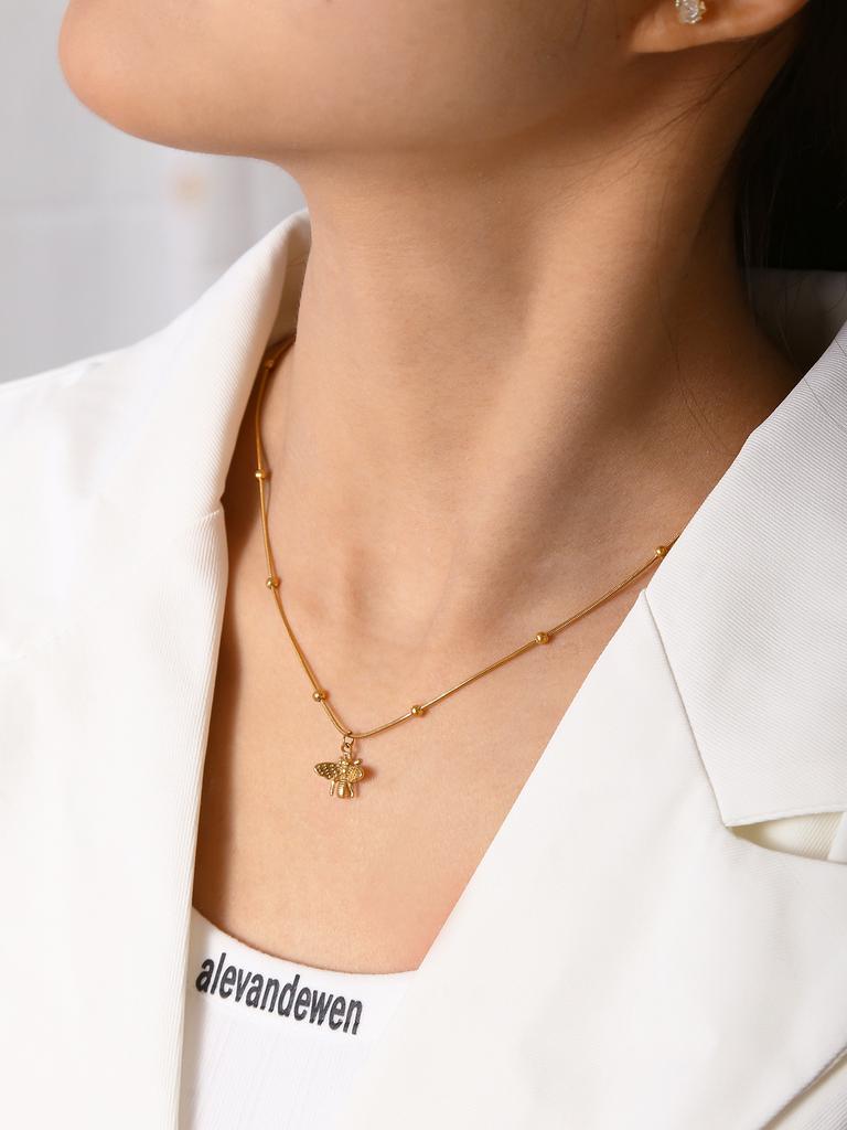 1 Piece Simple Temperament Niche Light Luxury Stainless Steel 18k Gold Plated Street Trend Bee Pendant Necklace