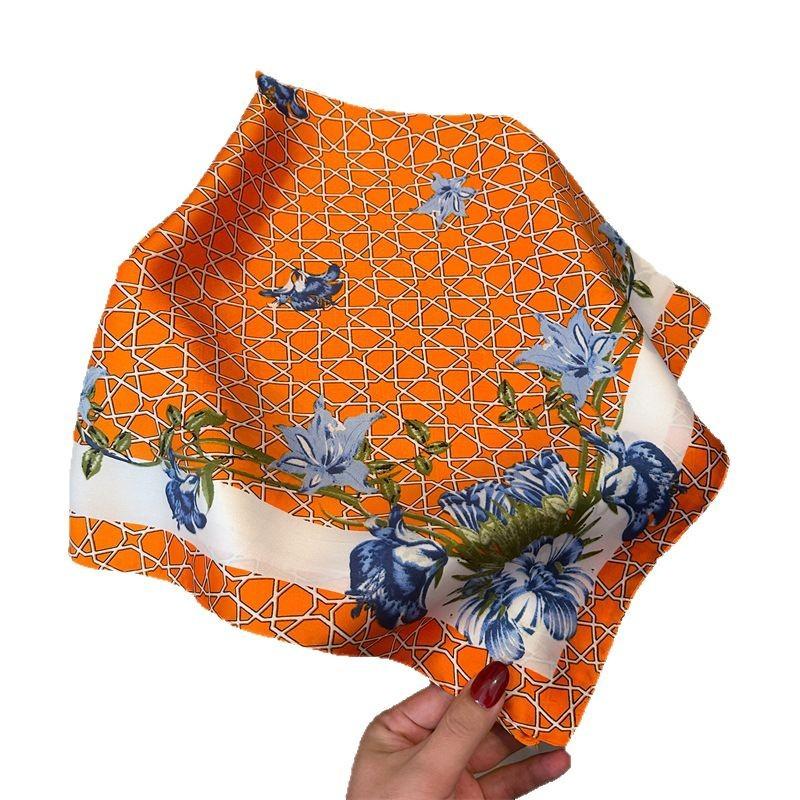Floral Small Square Scarf Simulation Silk Scarf Headscarf Women'S Spring And Summer Scarf Printed Neck Protection Scarf Professional Scarf