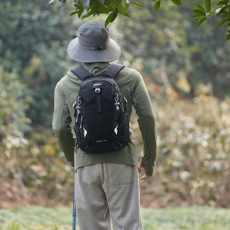 Schoolbag Simple Men's and Women's Outdoor Lightweight Backpack Fashion Trend Backpack Waterproof Outdoor Travel Backpack Mountaineering Bag