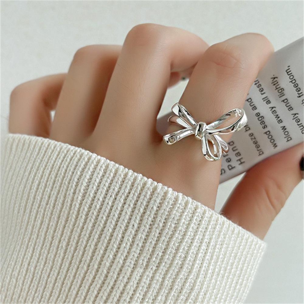 Xiaohongshu S925 Sterling Silver Women's Luxury Ring - Niche Design, Non-Fade Index Finger Fashion.