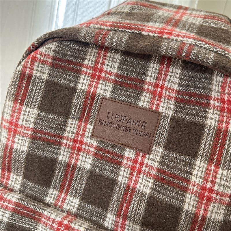 Zaino Chic in Lana da Donna – Design a Quadri con Texture Morbida e Look Vintage, Perfetto per la Scuola e l'Uso Quotidiano