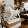 White Gold Horse Resin Statue, Luxury European Style Horse Figurine, Home Living Room Desktop Decor, Feng Shui Ornament Gift