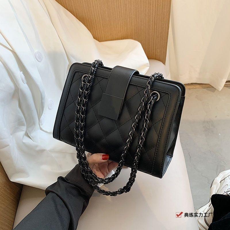 Autumn and Winter Chain Small Bag Women's Bag New Trendy Fashion Internet Celebrity Versatile Shoulder Messenger Bag Underarm Bag