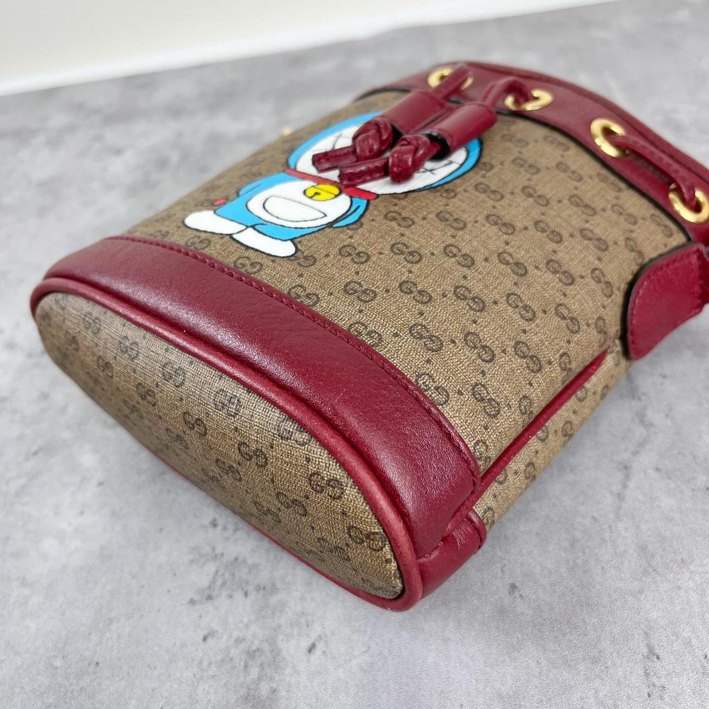 [Pre-Owned] Gucci x Doraemon Mini Bucket Bag 'Beige/Red' - Very Good #2T3FTV