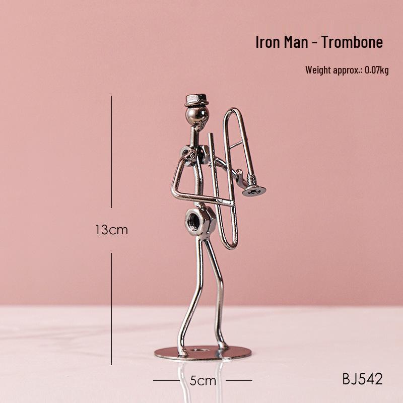 

Винтажный подсвечник в стиле Железного человека для атмосферы ресторана и бара