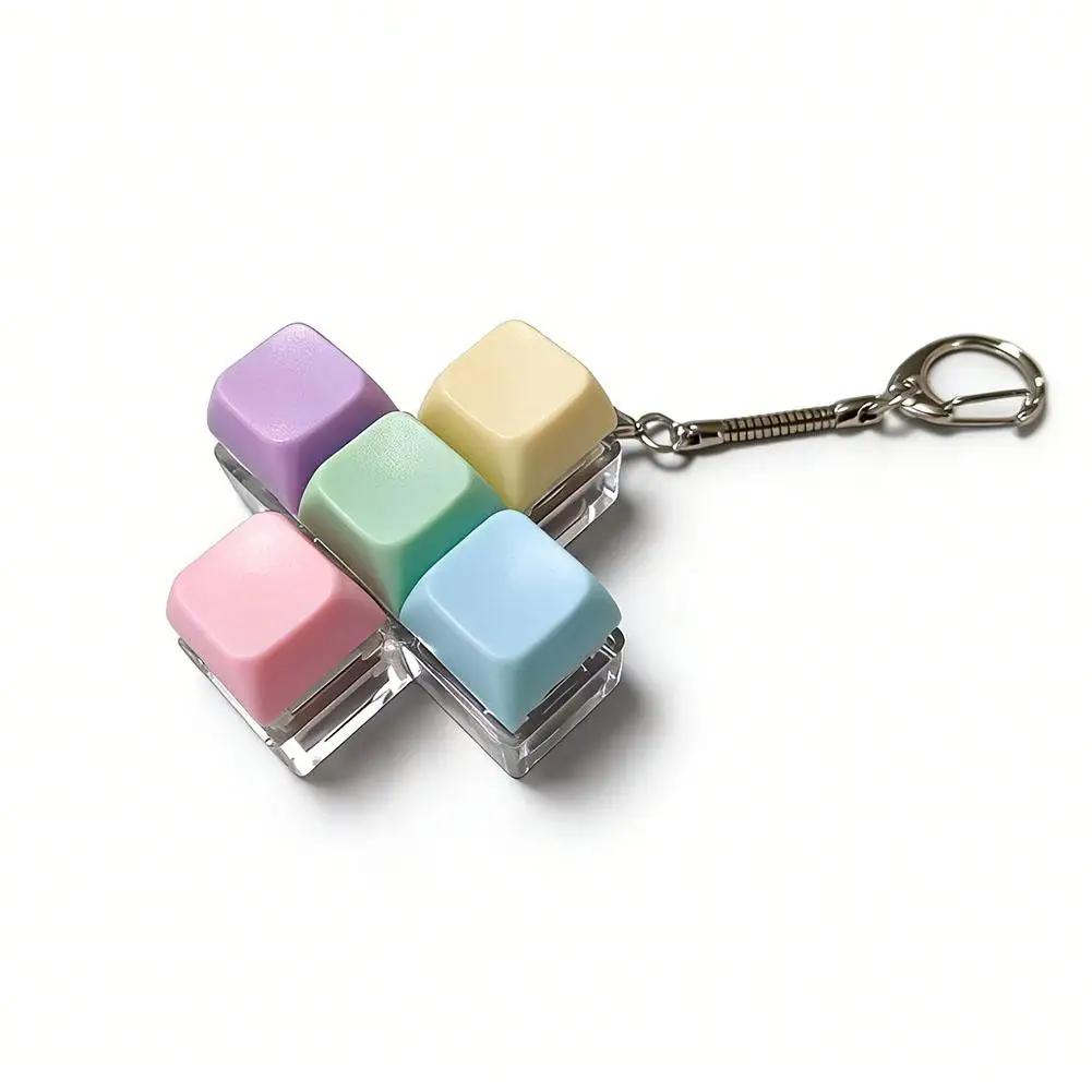 Portachiavi Tastiera Antistress 4/5 Tasti Tappo Tastiera Macaron con Luce RGB Giocattolo per Dita Portachiavi Decompressione Fai da Te Gadget per Bambini Adulti Passatempo