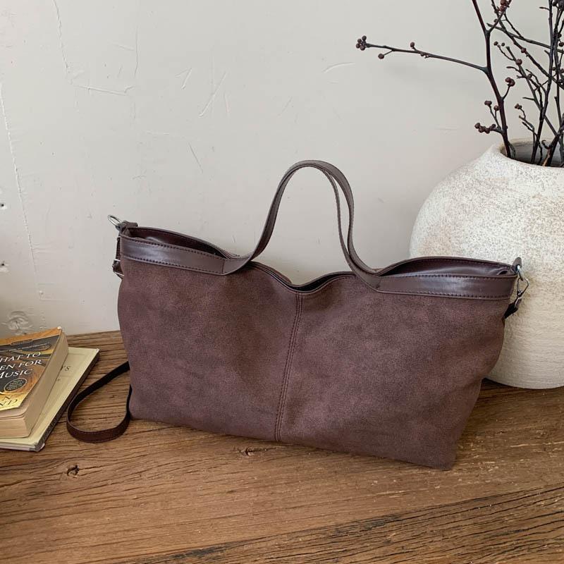 

Slack matte tote bag women s versatile daily commute handbag large capacity matte messenger bag large bag кавовий