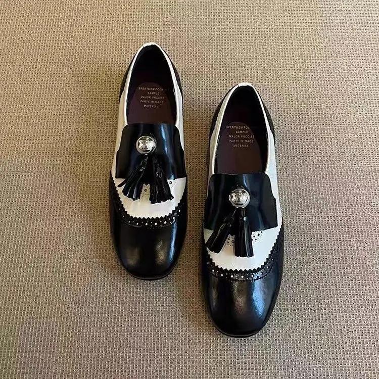 Fashion Summer 2025 New British Style Tassel Block Carved Floral Flat Bottom Loafers Women's Versatile Color Matched Leather Shoes