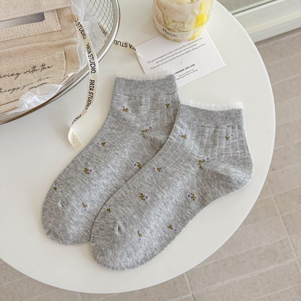 Retro Floral Lace Low-Cut Academy Style Socks for Spring and Summer
