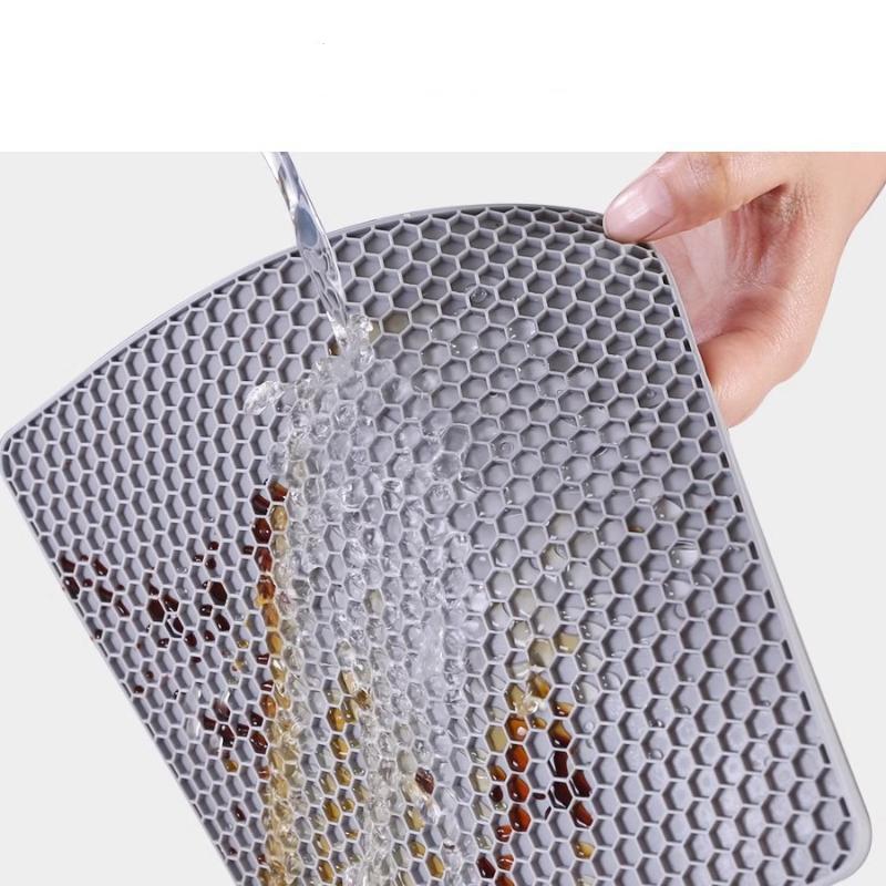 Heat Insulation Silicone Coasters 2/4Pcs Square Non-Slip Heat Resistant Pads for Coffee Table Kitchen Bar Home Use