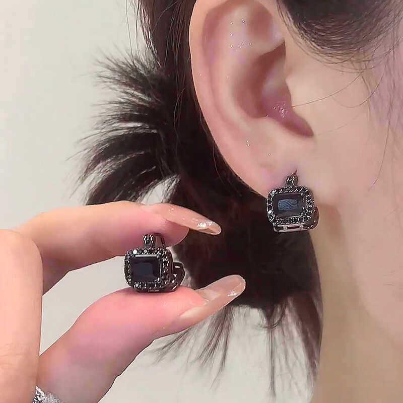 

High-End Dark Style Rhinestone Square Ear Cuff Earrings - Versatile, Stylish Jewelry for Women
