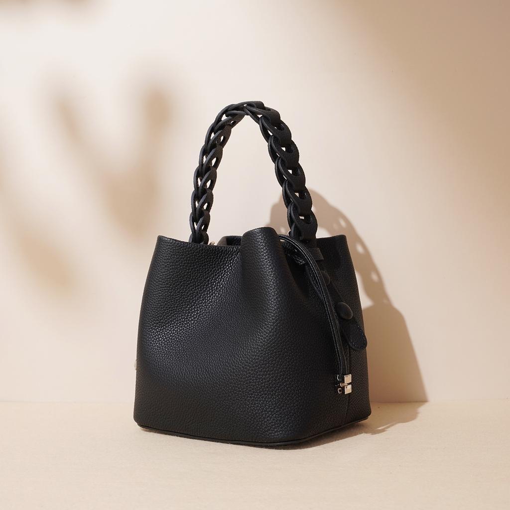 Versatile Vegetable Blue Texture Sub Shoulder Portable Summer Bag 2025 New Fashion Messenger Bag First Layer Cowhide Bucket Bag